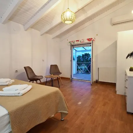 Casa Di Billy And Anastasis